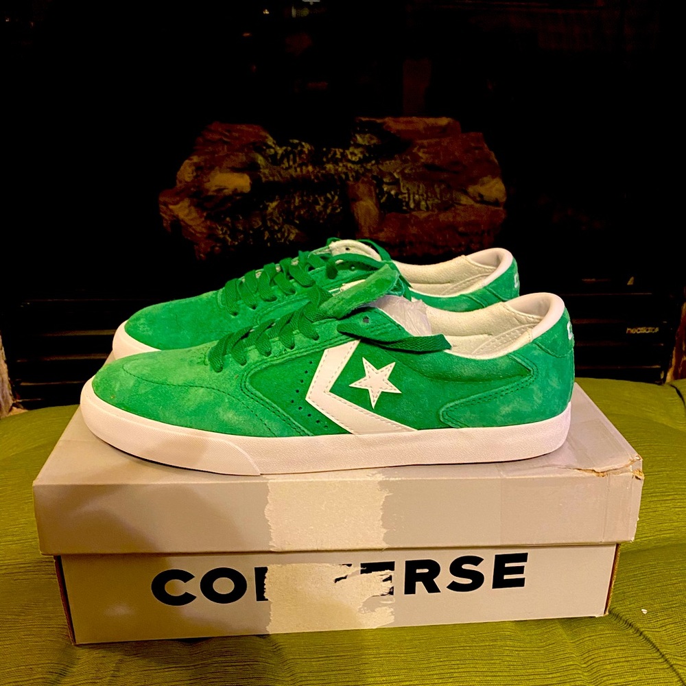 Brand new pair of Converse Check Point sneakers! Never worn. Original box!